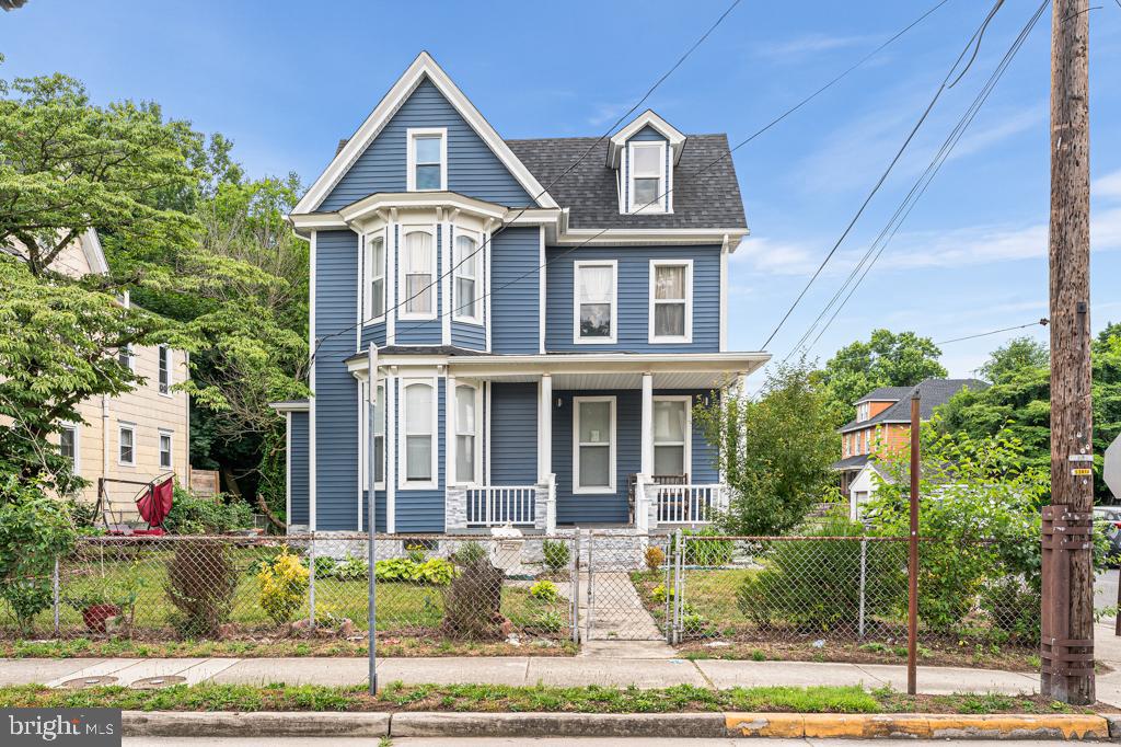90 W Pitman St
