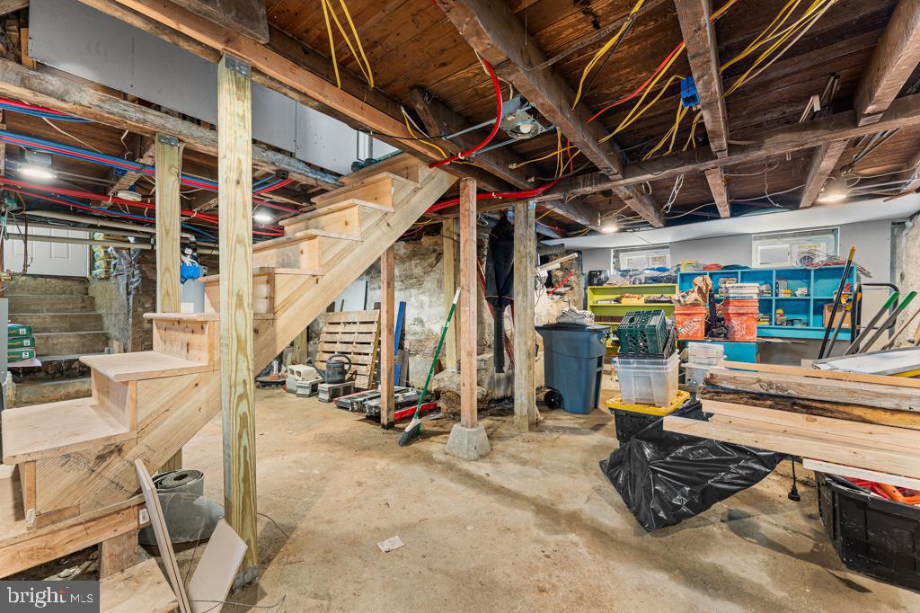90 W Pitman St