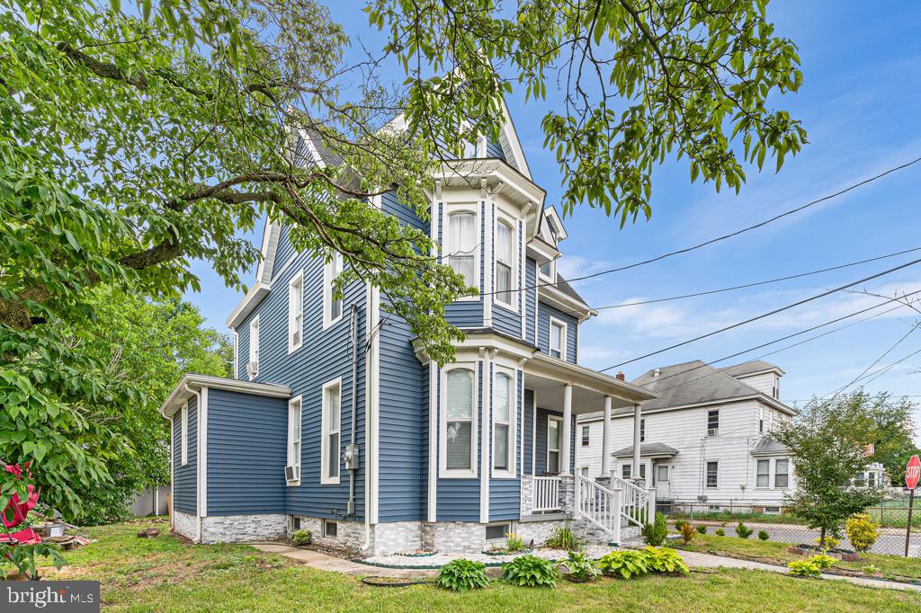90 W Pitman St