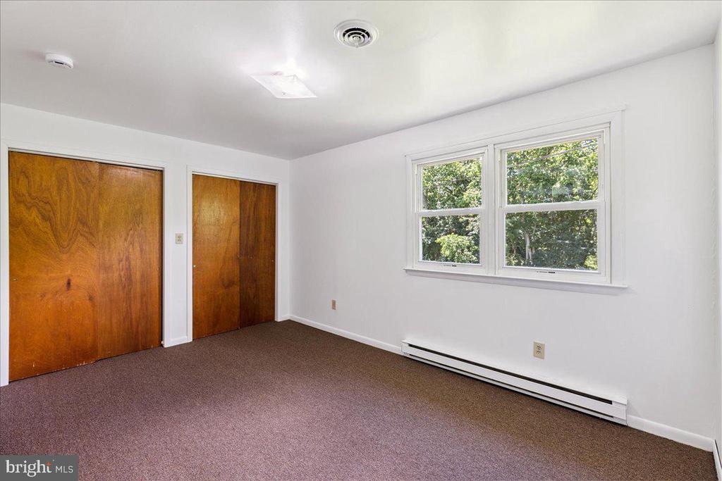 1123 ALMOND RD