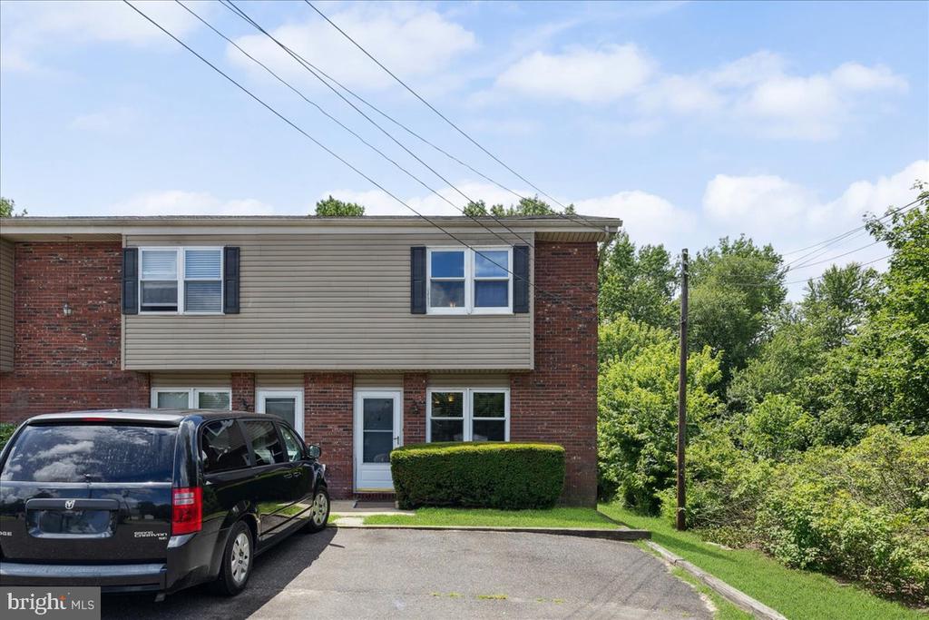 1123 ALMOND RD