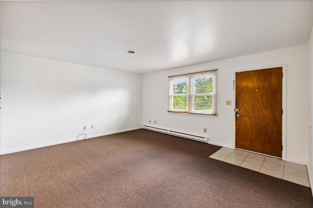 1123 ALMOND RD