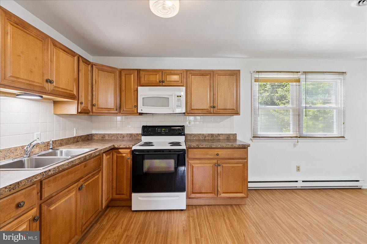 1123 ALMOND RD