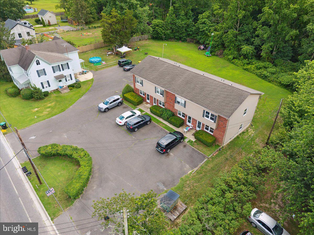 1123 ALMOND RD