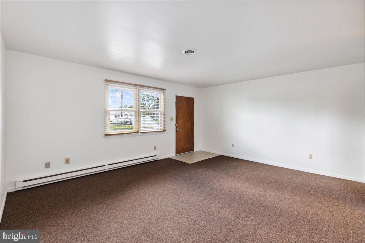 1123 ALMOND RD