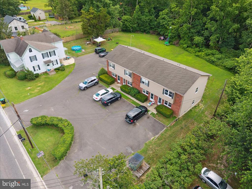 1123 ALMOND RD