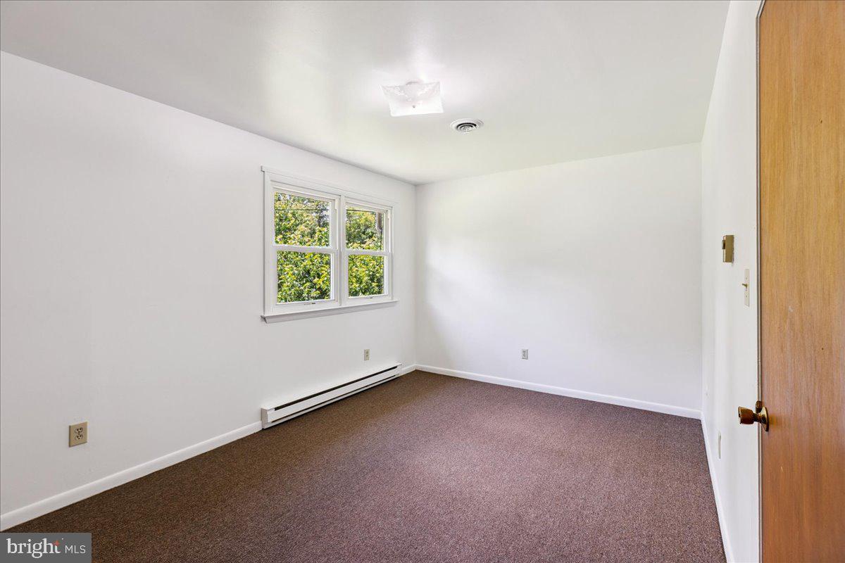 1123 ALMOND RD