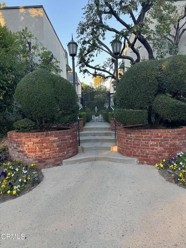 740 S Orange Grove Boulevard 7