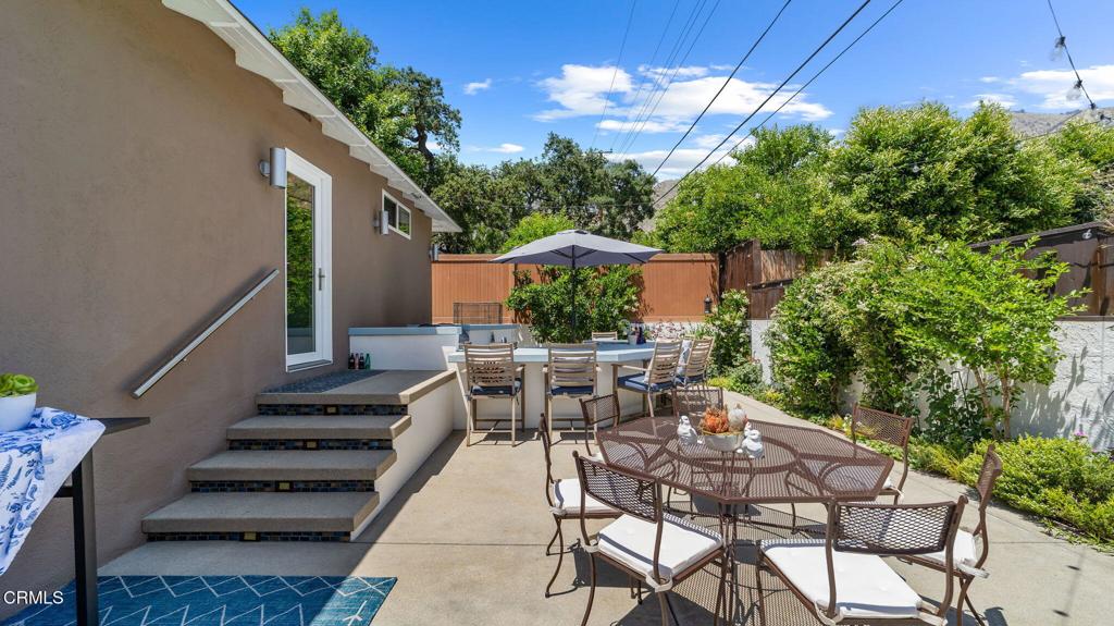 2030 N Altadena Drive
