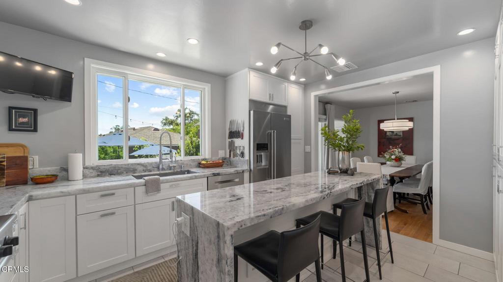 2030 N Altadena Drive