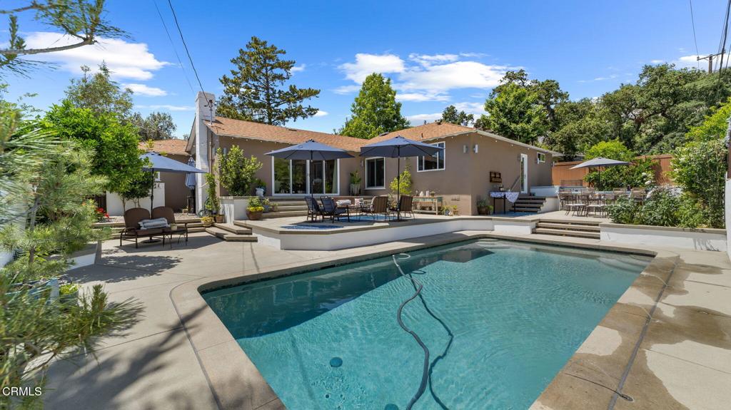 2030 N Altadena Drive