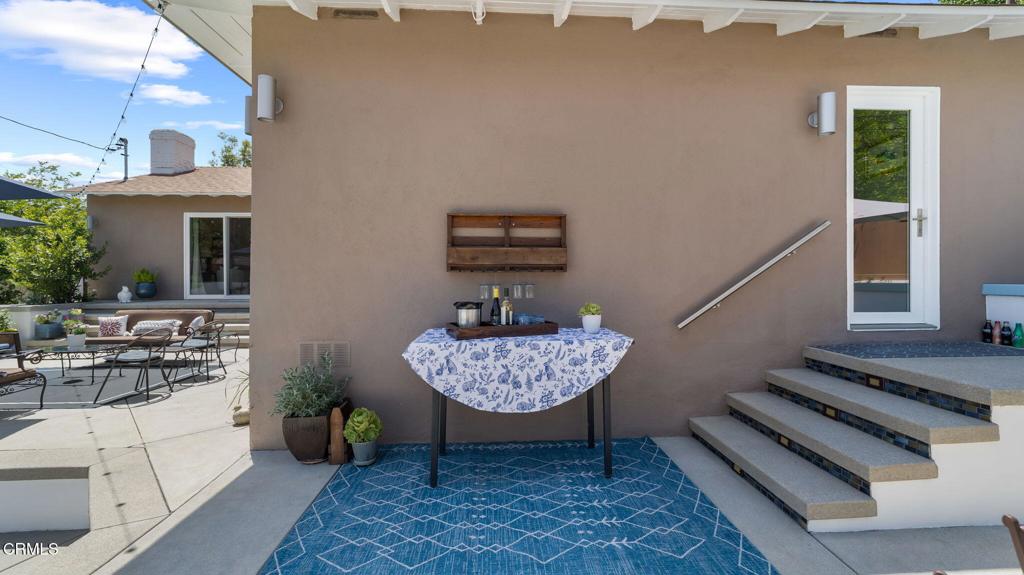 2030 N Altadena Drive