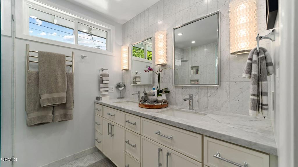 2030 N Altadena Drive