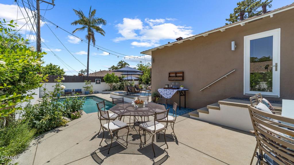 2030 N Altadena Drive