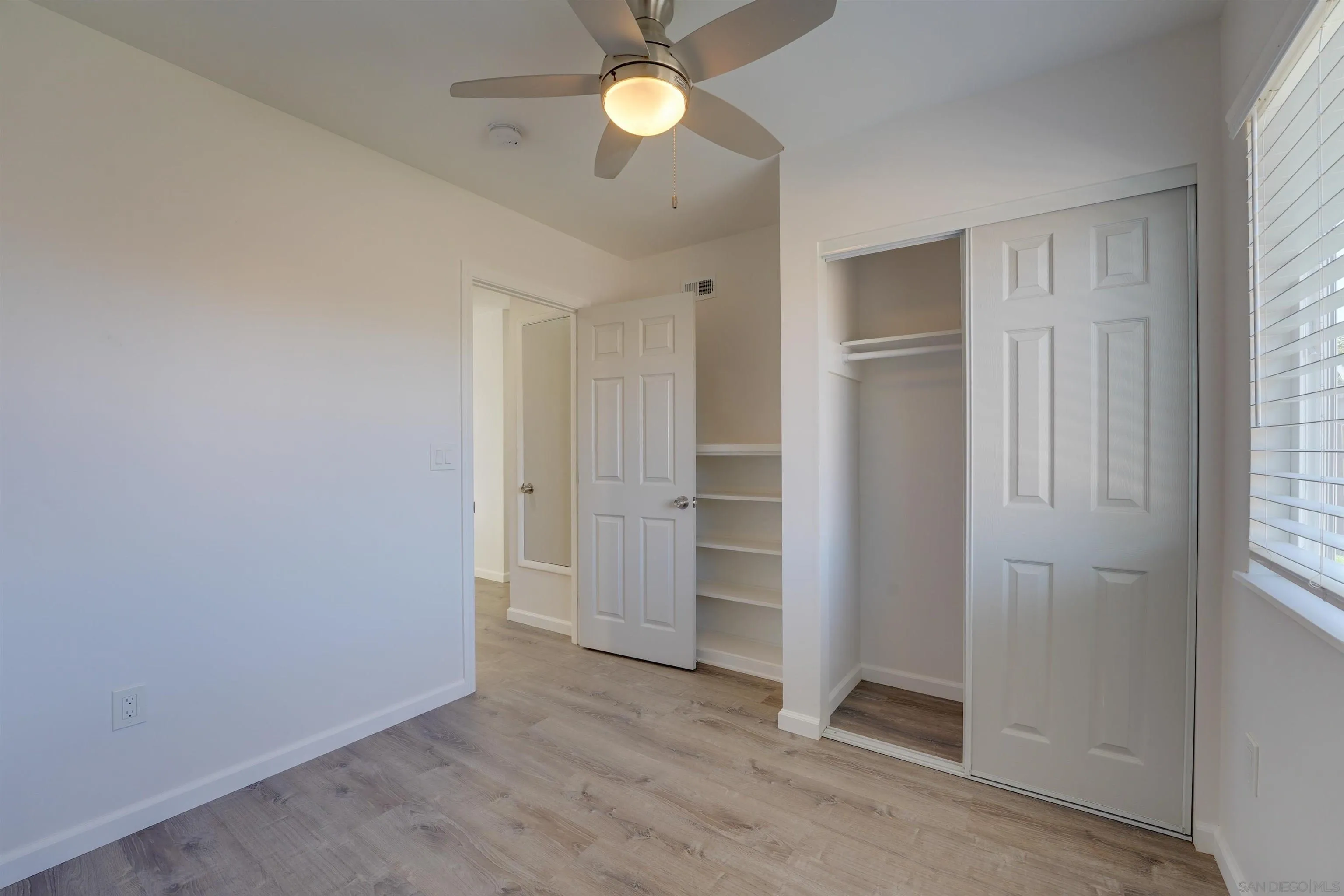 4816 Siesta Dr