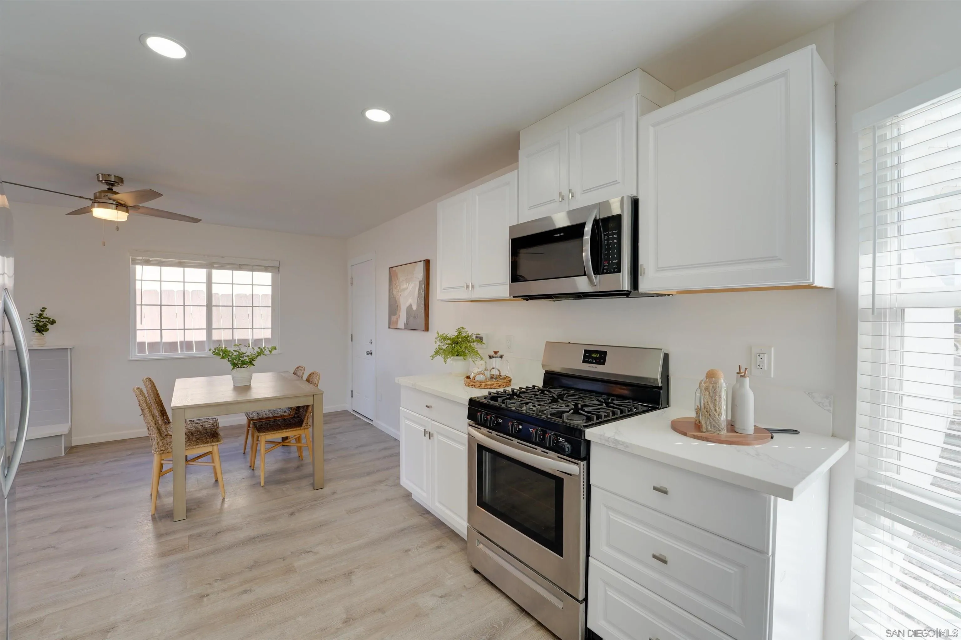 4816 Siesta Dr