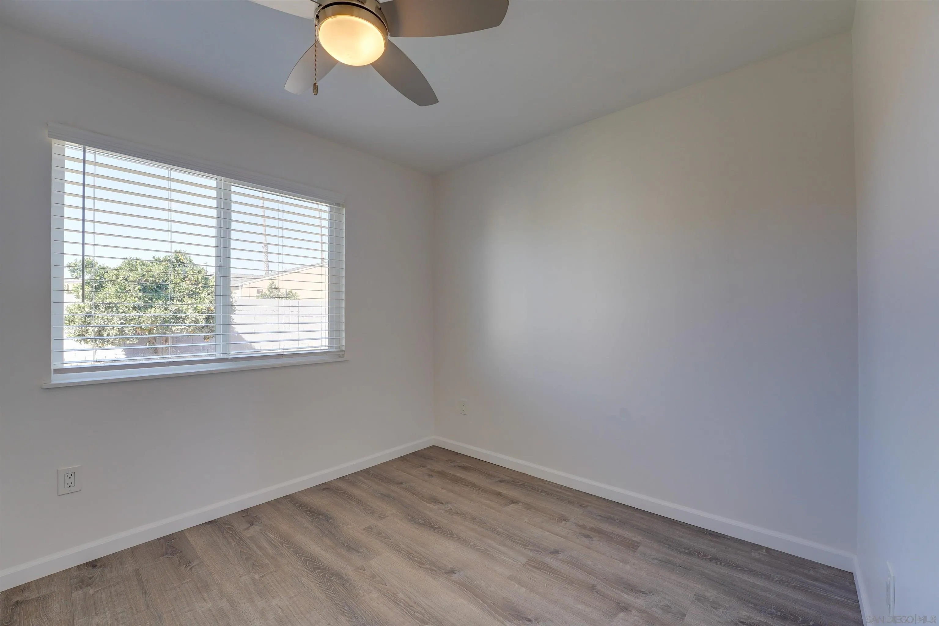 4816 Siesta Dr