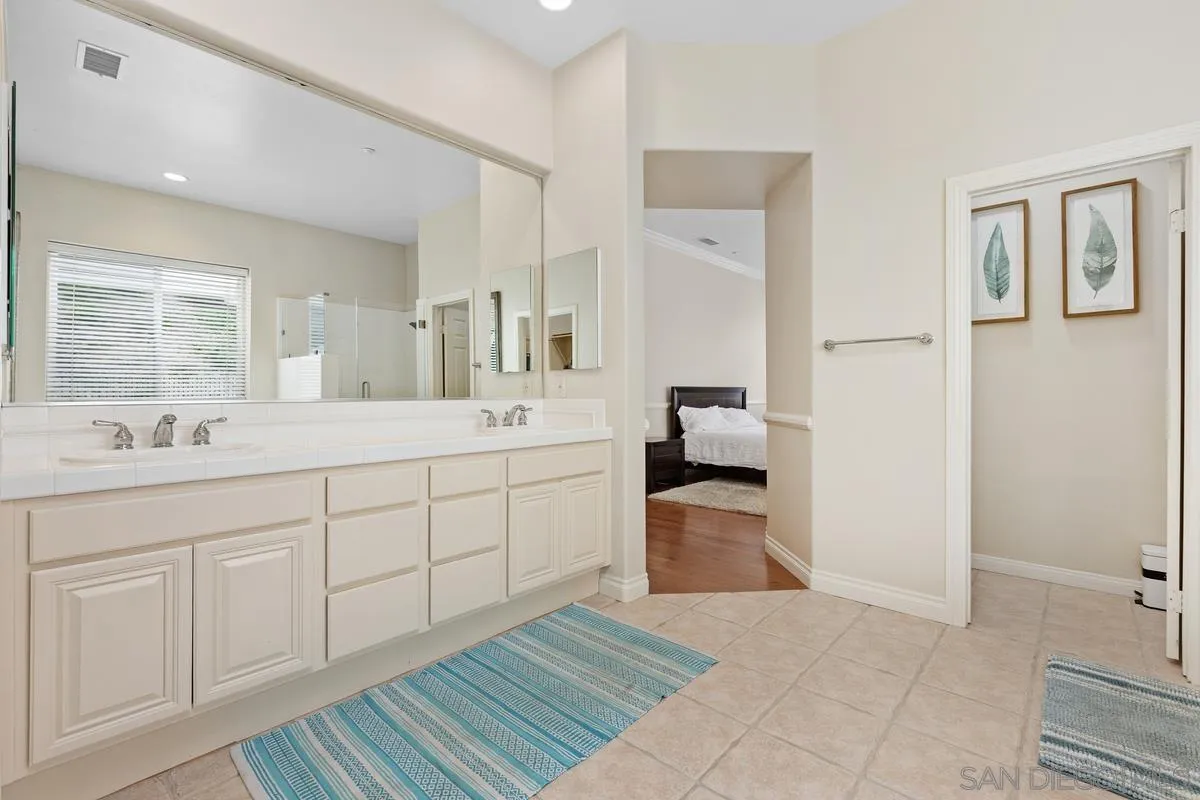 2157 Berwick Woods