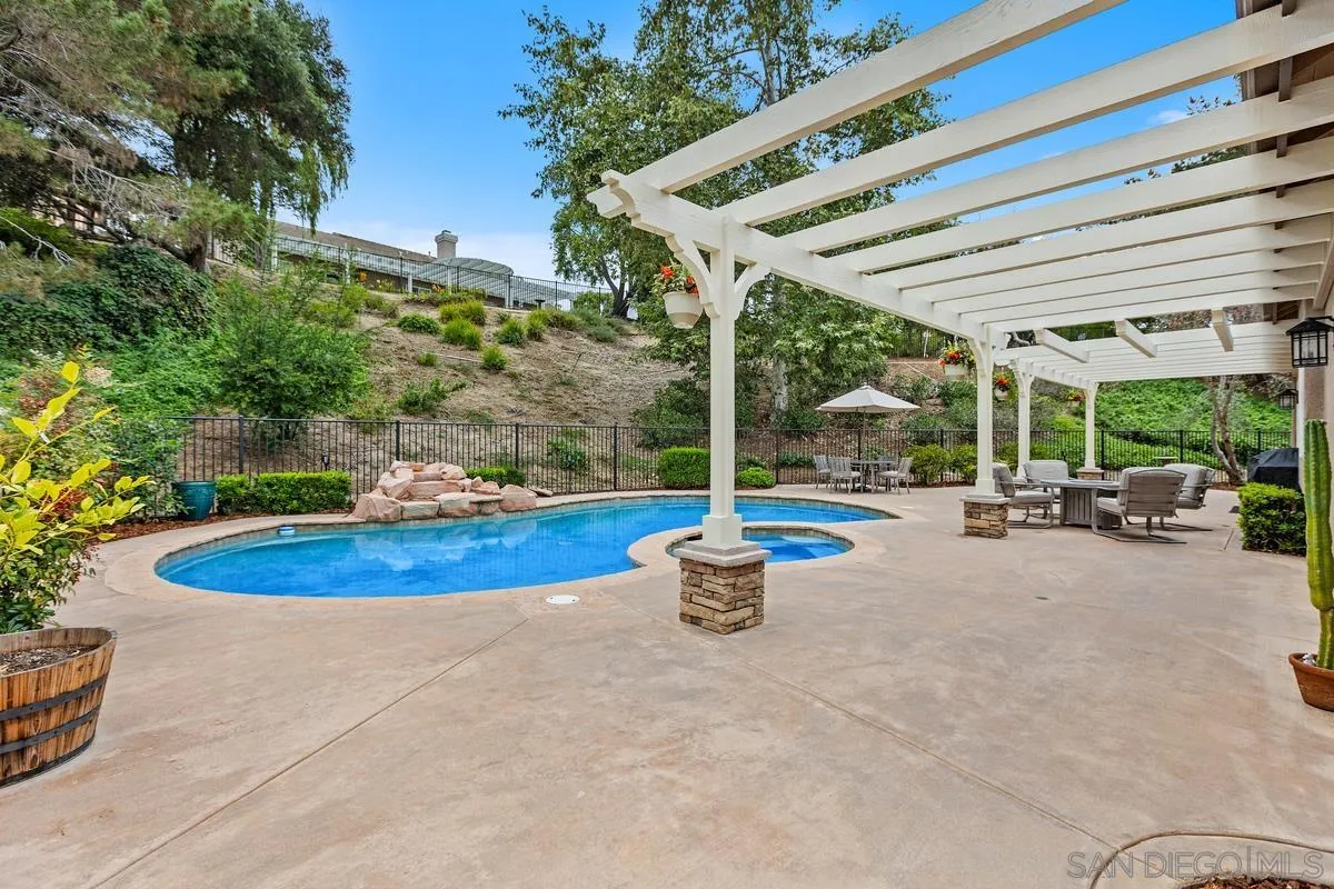 2157 Berwick Woods