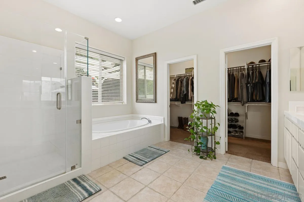 2157 Berwick Woods