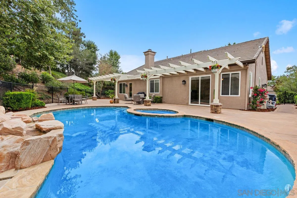 2157 Berwick Woods