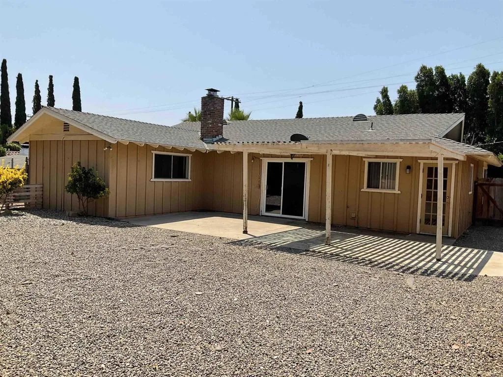 1110 E Alvarado Street