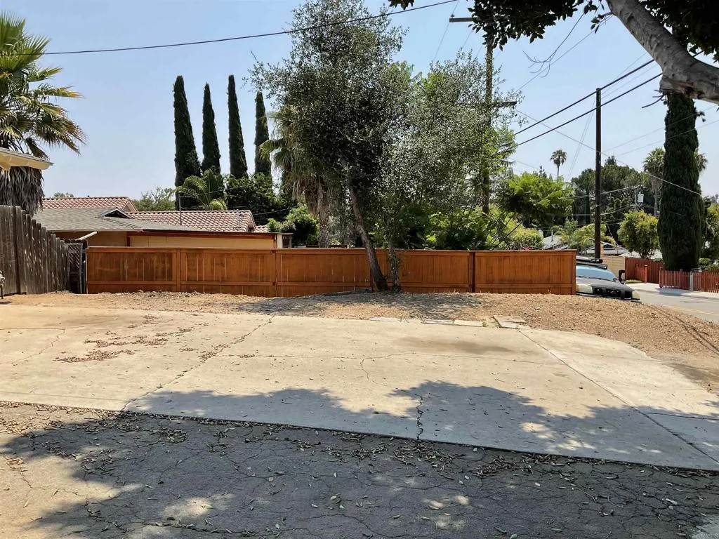 1110 E Alvarado Street