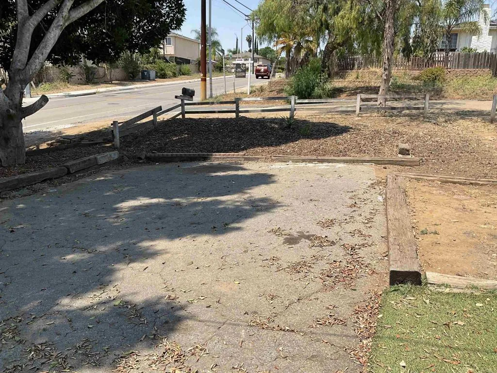 1110 E Alvarado Street