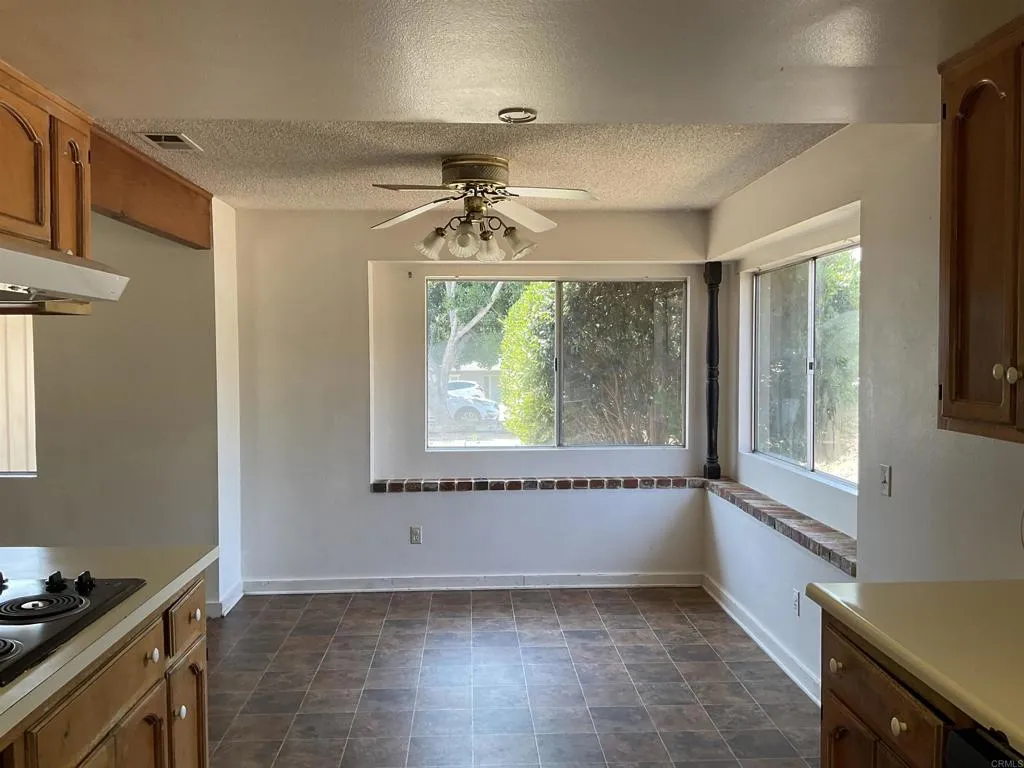 1110 E Alvarado Street