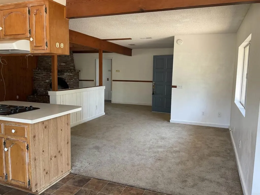 1110 E Alvarado Street