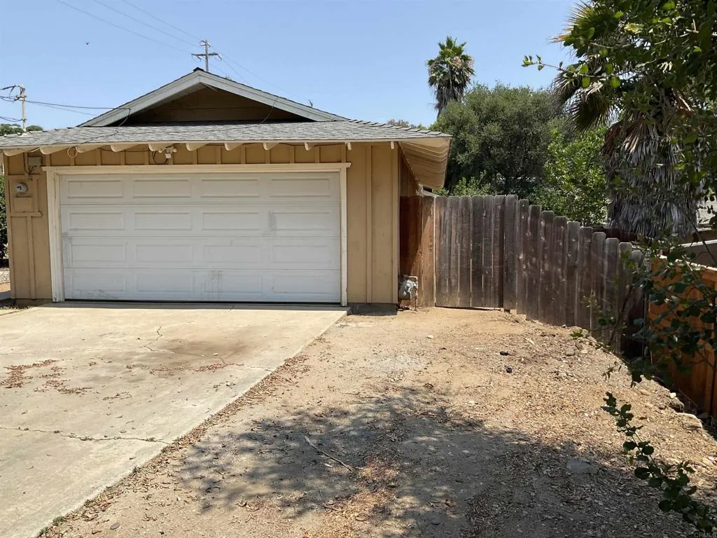 1110 E Alvarado Street