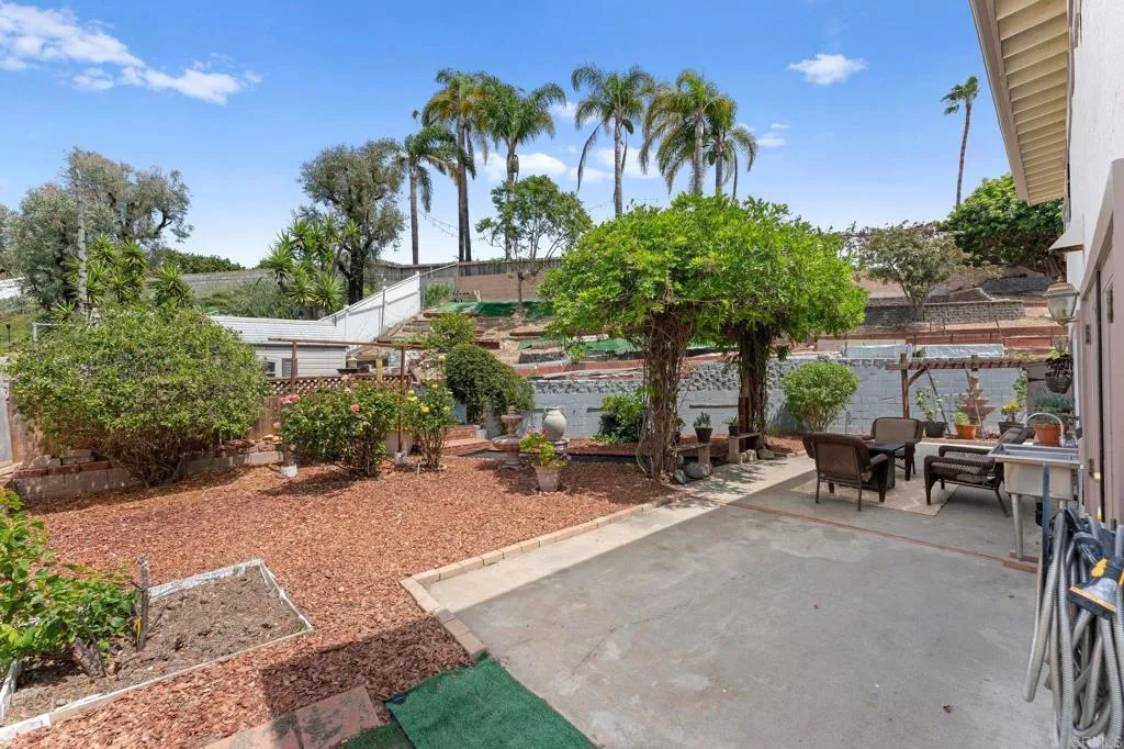 939 Chablis Lane