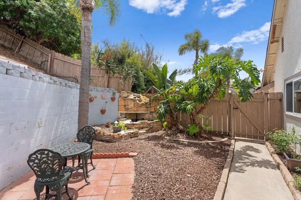 939 Chablis Lane