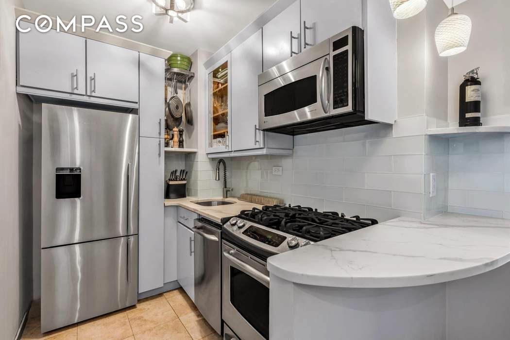 200 E 36th Street 11C