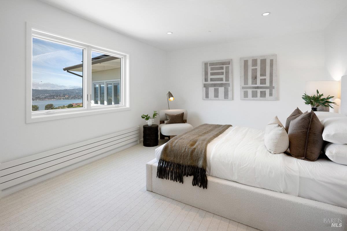 1 Tara View Rd