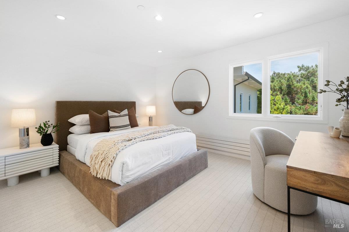 1 Tara View Rd