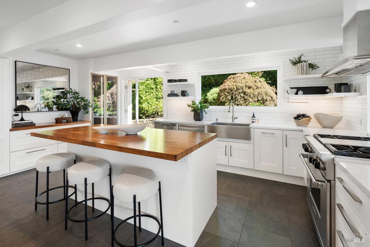 1 Tara View Rd