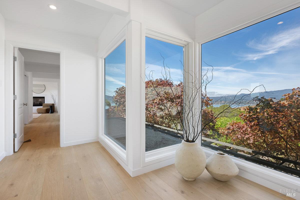 1 Tara View Rd