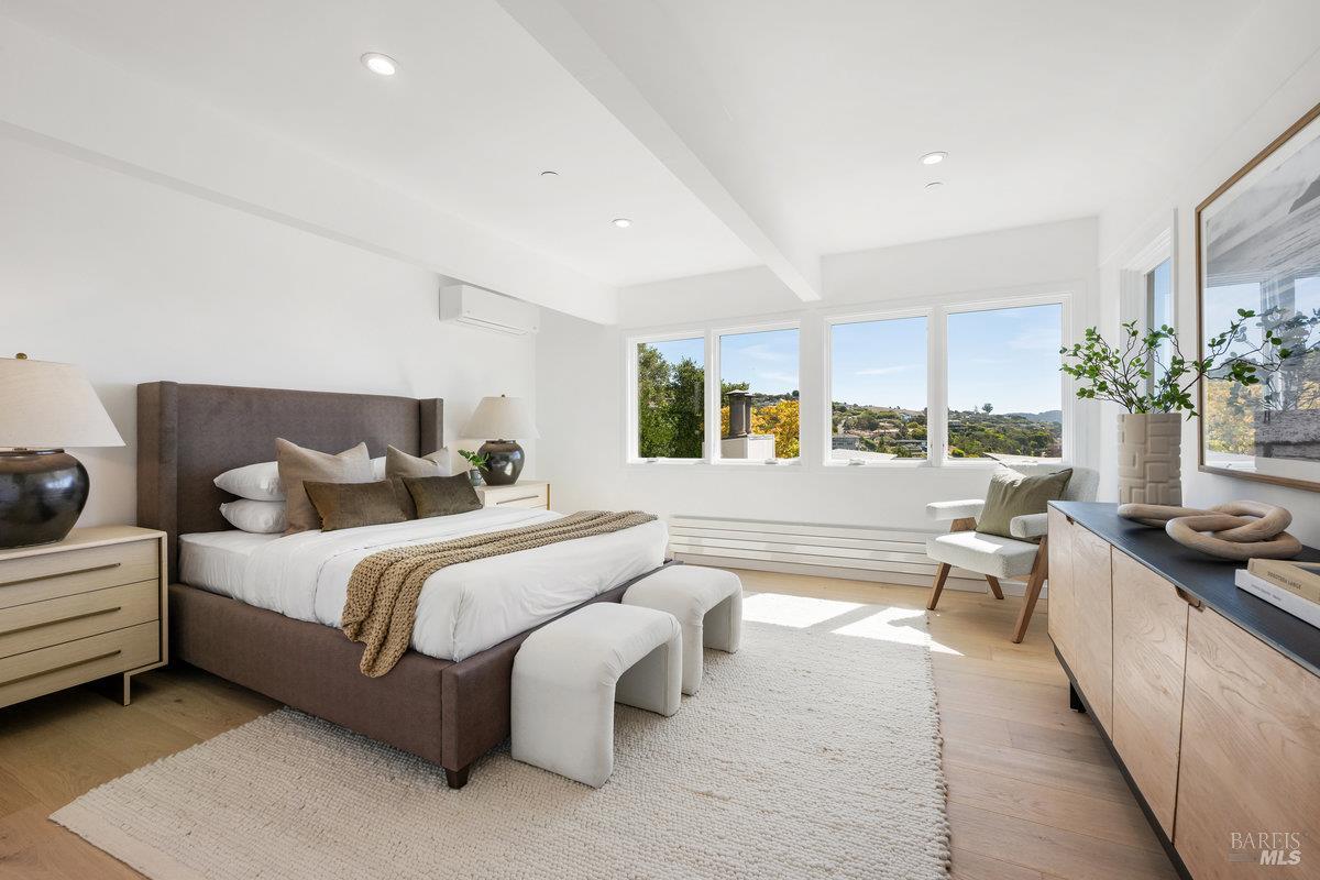 1 Tara View Rd