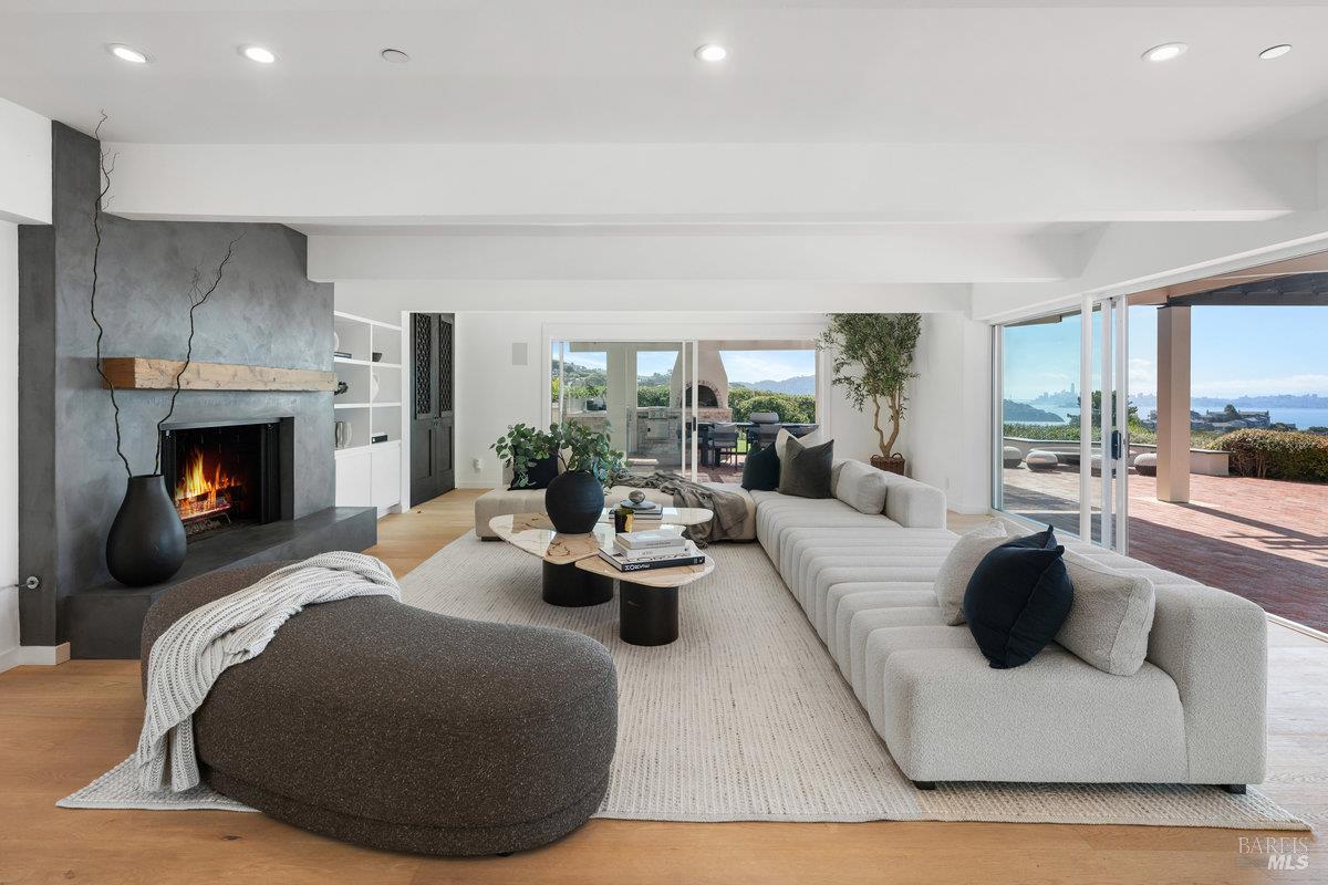 1 Tara View Rd