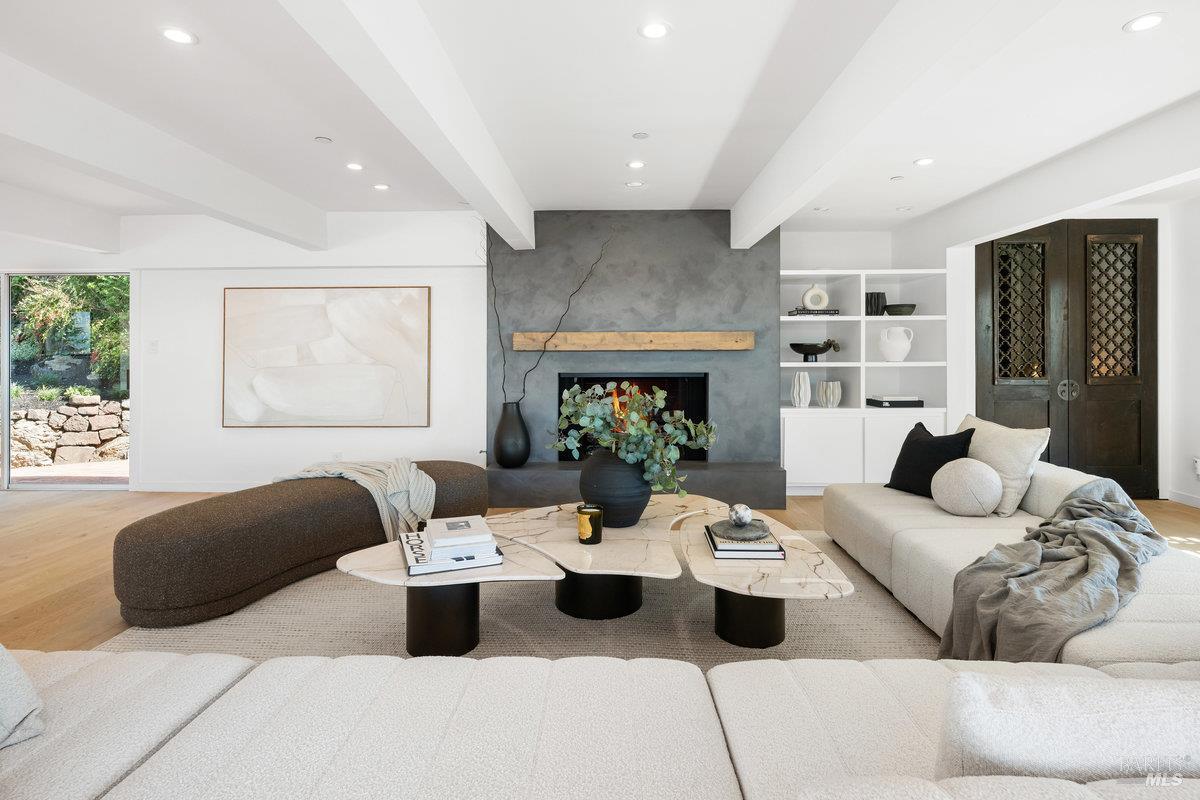 1 Tara View Rd