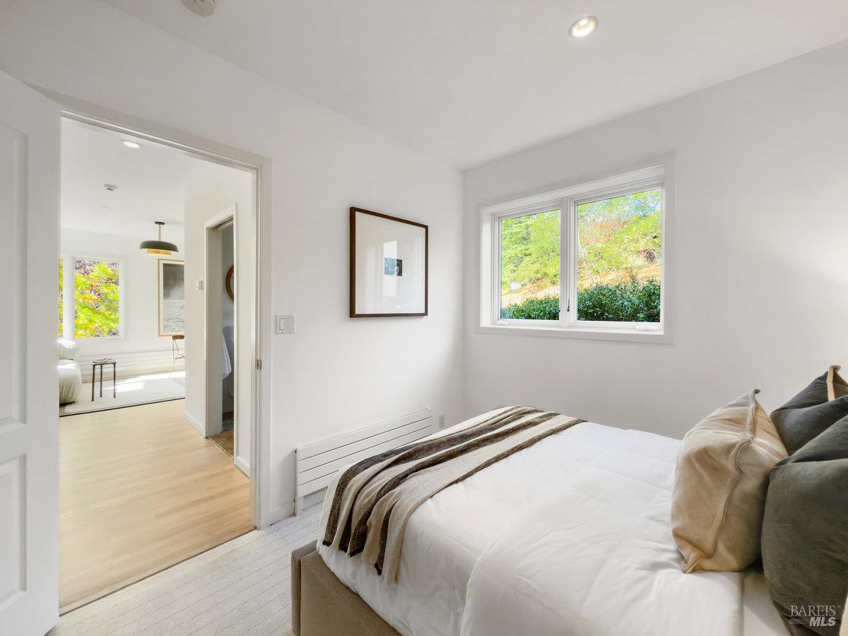 1 Tara View Rd