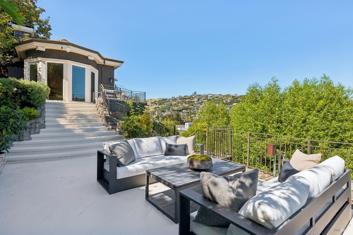 82 Alcatraz Avenue