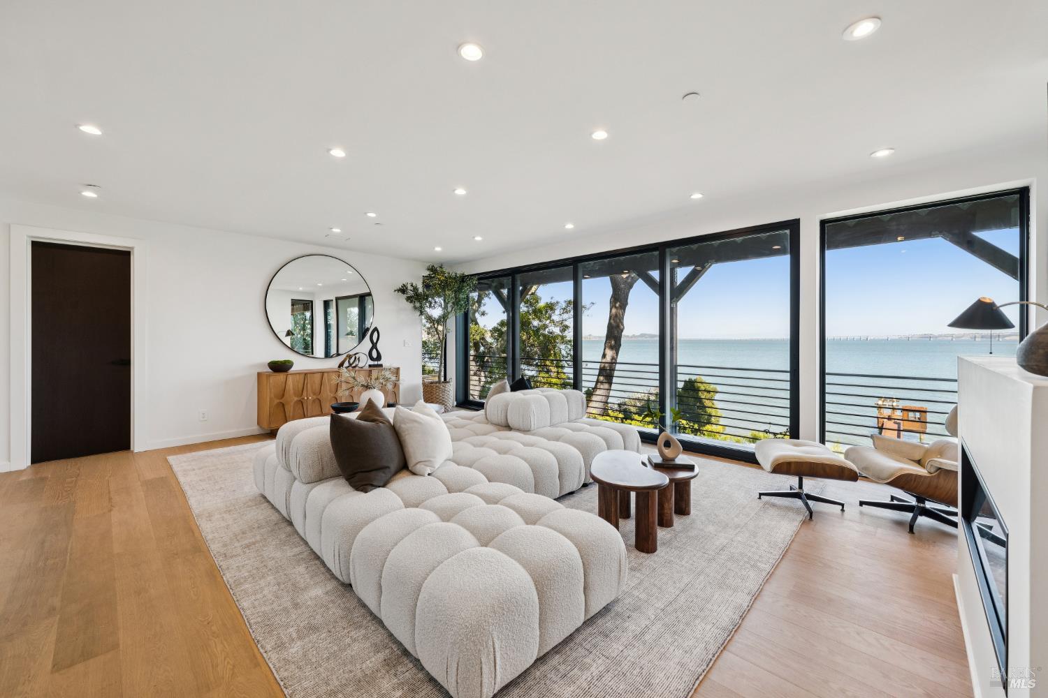 5030 Paradise Drive