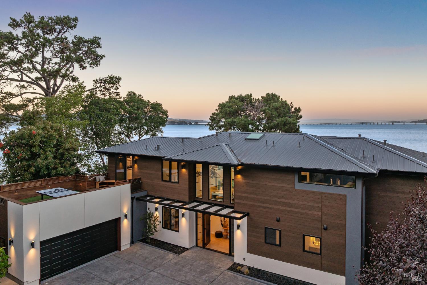 5030 Paradise Drive
