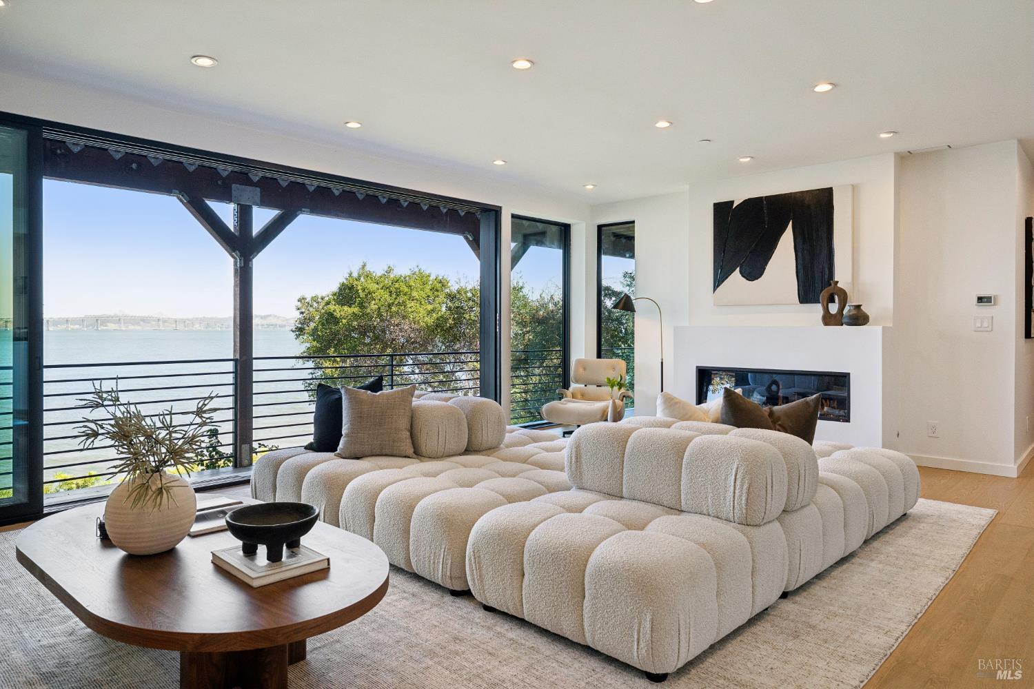 5030 Paradise Drive