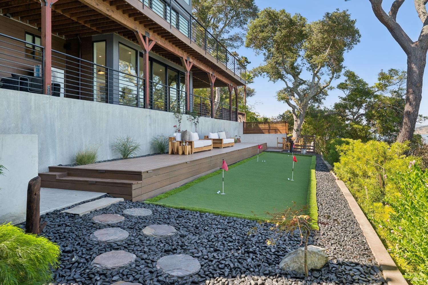 5030 Paradise Drive