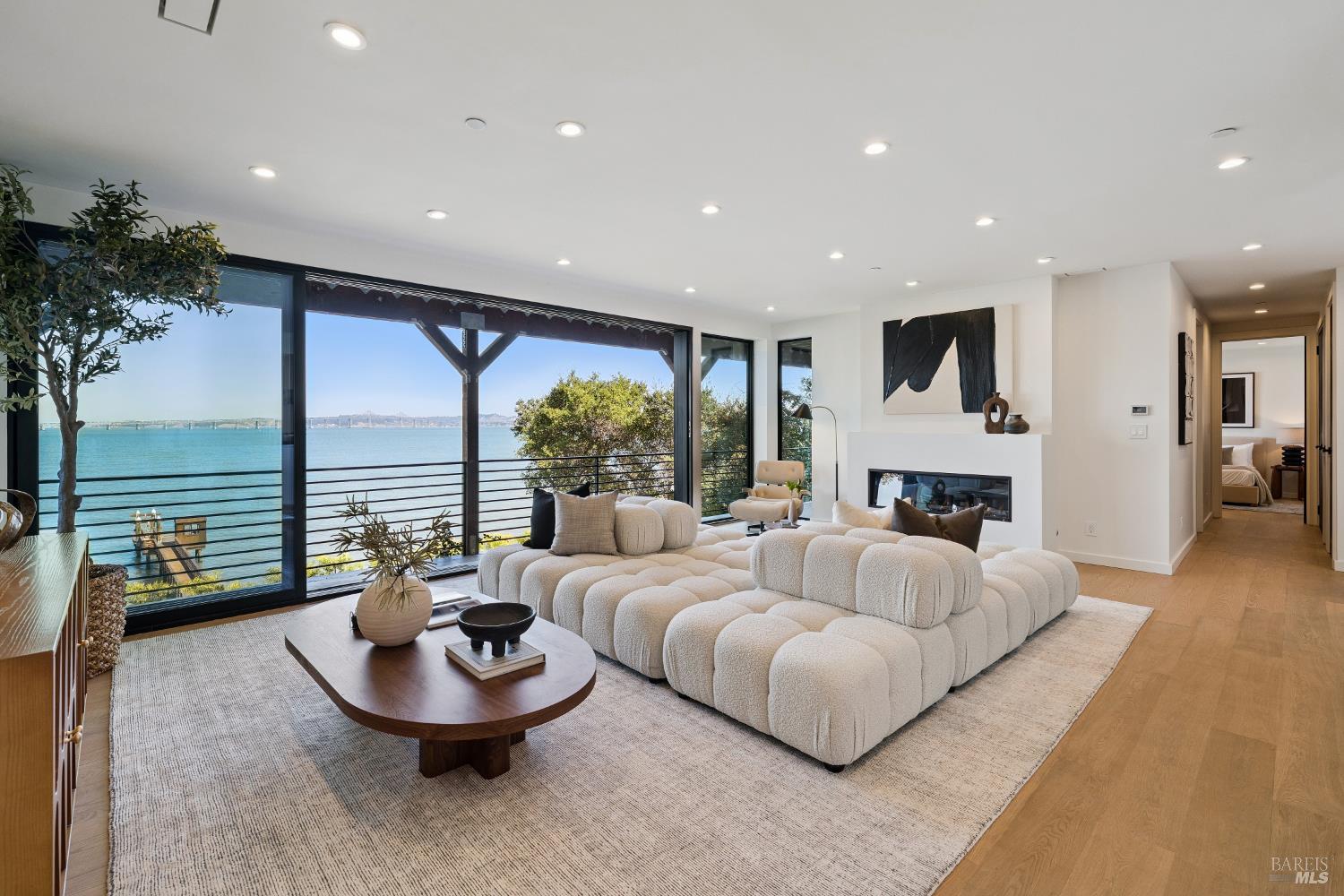 5030 Paradise Drive