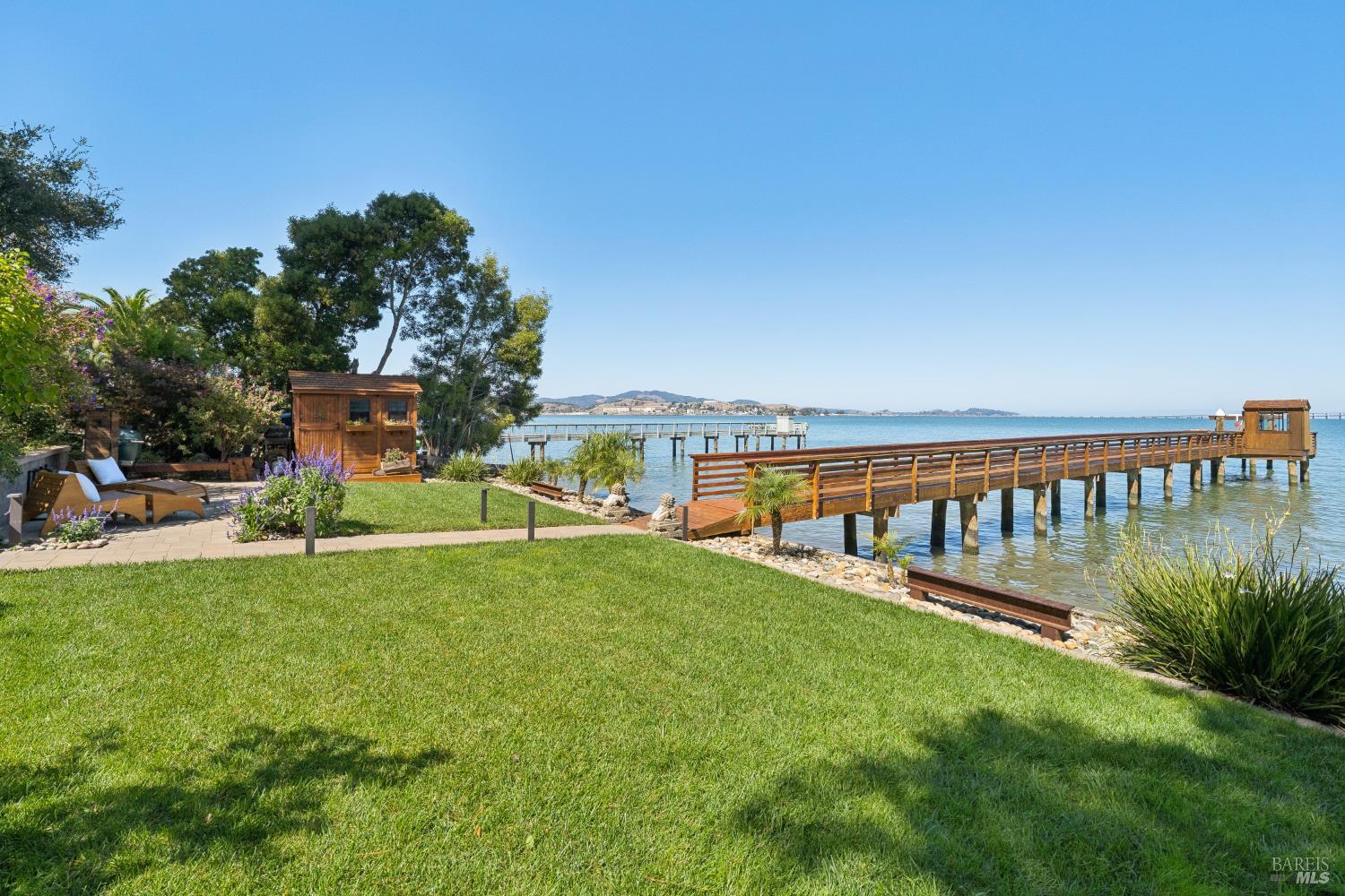 5030 Paradise Drive