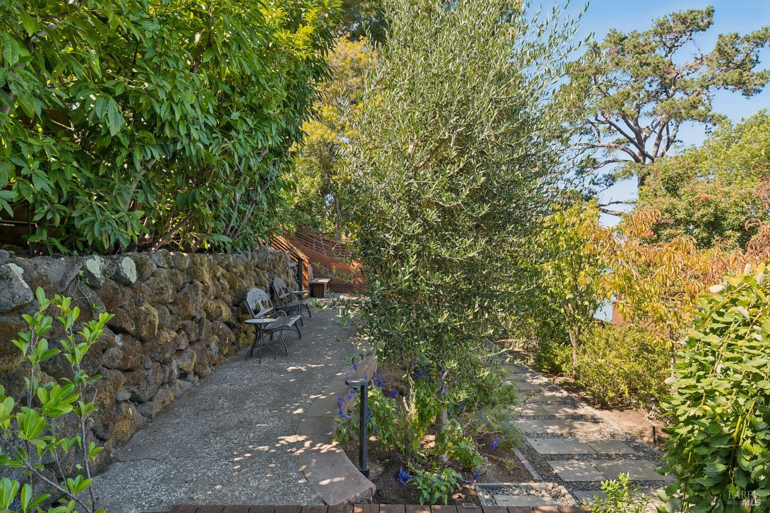 5030 Paradise Drive